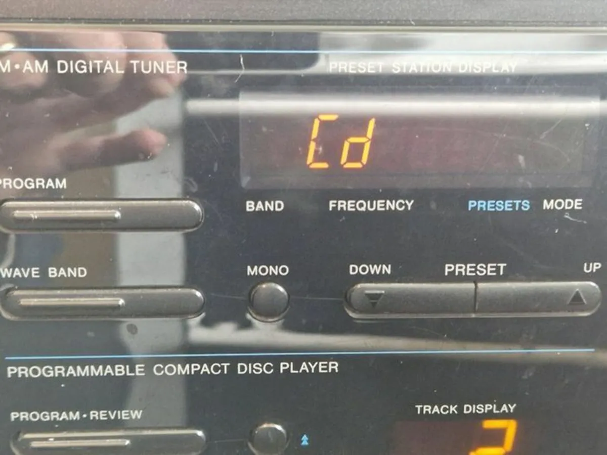 Philips FCD 19530 HIFI Stereo Music Centre - Image 2