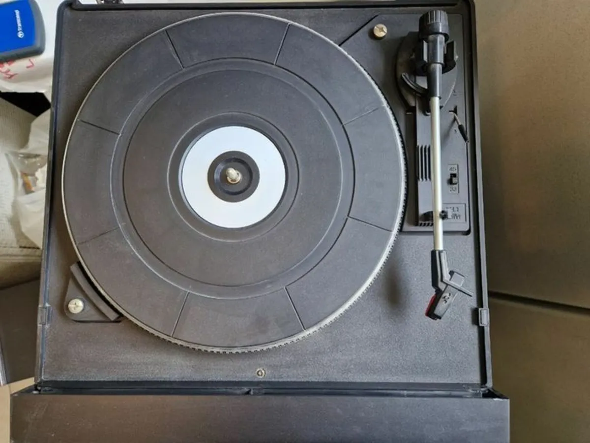 Philips FCD 19530 HIFI Stereo Music Centre - Image 3