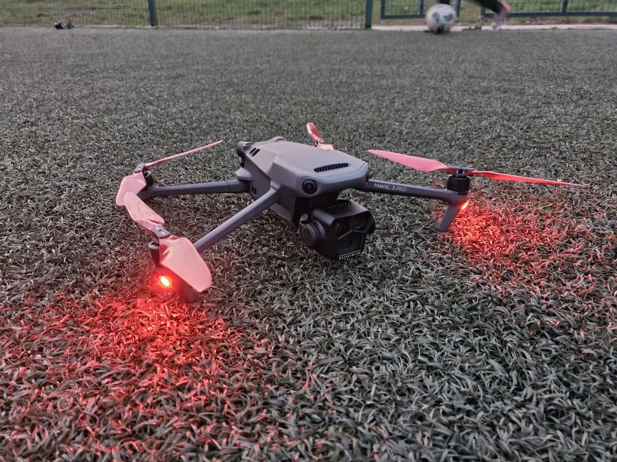 DJI Mavic 3 Pro - Perfect condition + accesories - Image 1