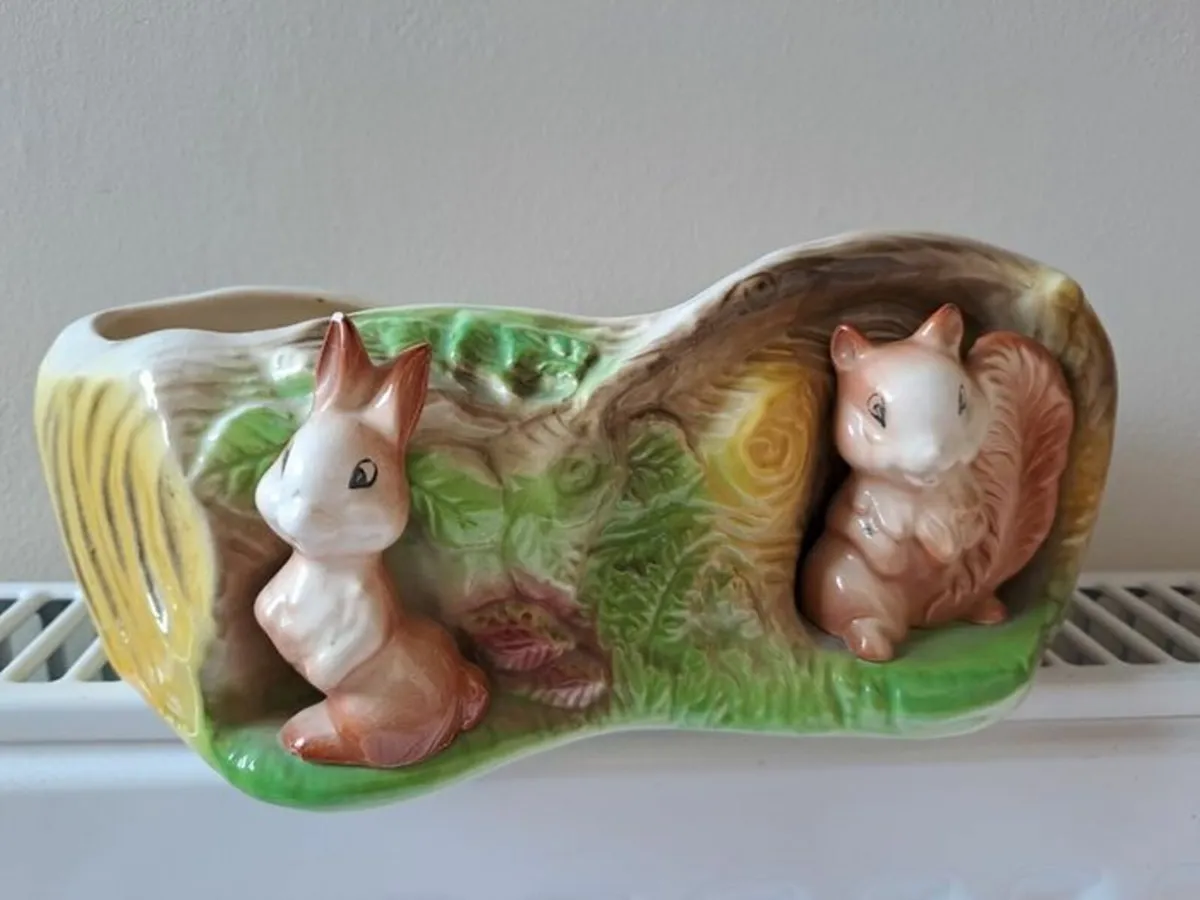 Eastgate Pottery Fauna posy vase - Image 1