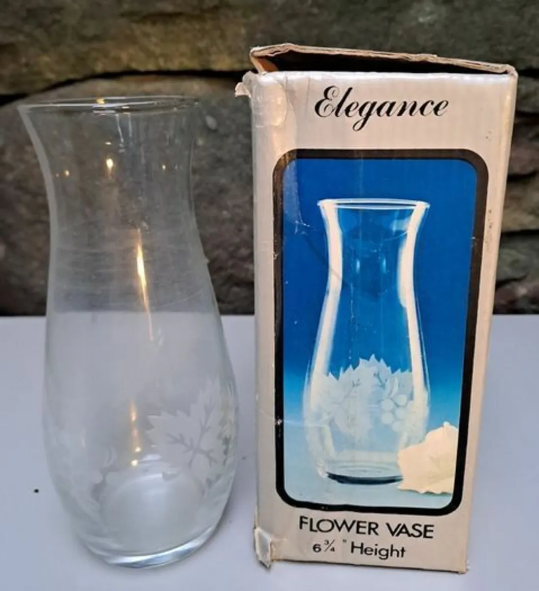 Vintage Elegance Flower Vase - Image 1