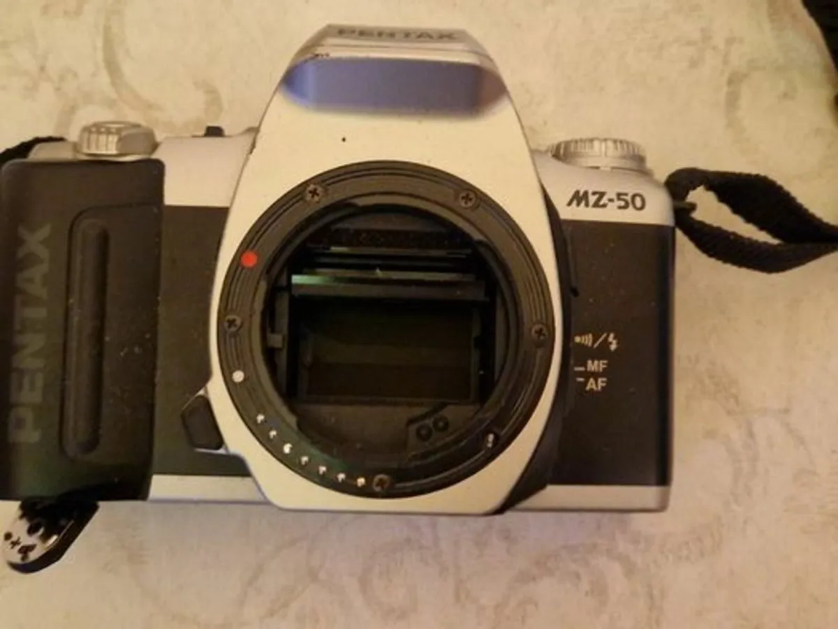 Pentax MZ-50 SLR Film Camera - Image 2