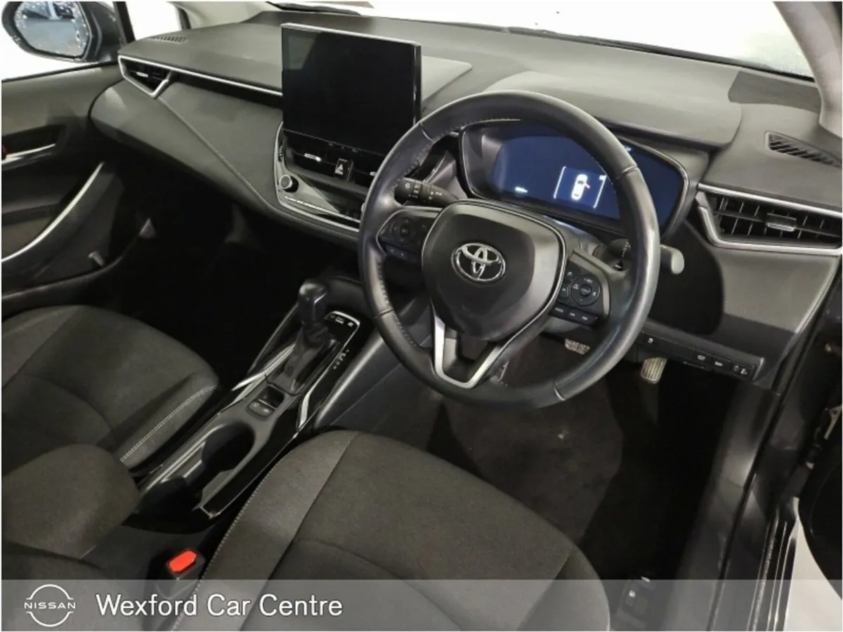 Toyota Corolla 1.8 Hybrid Luna Saloon - Image 3