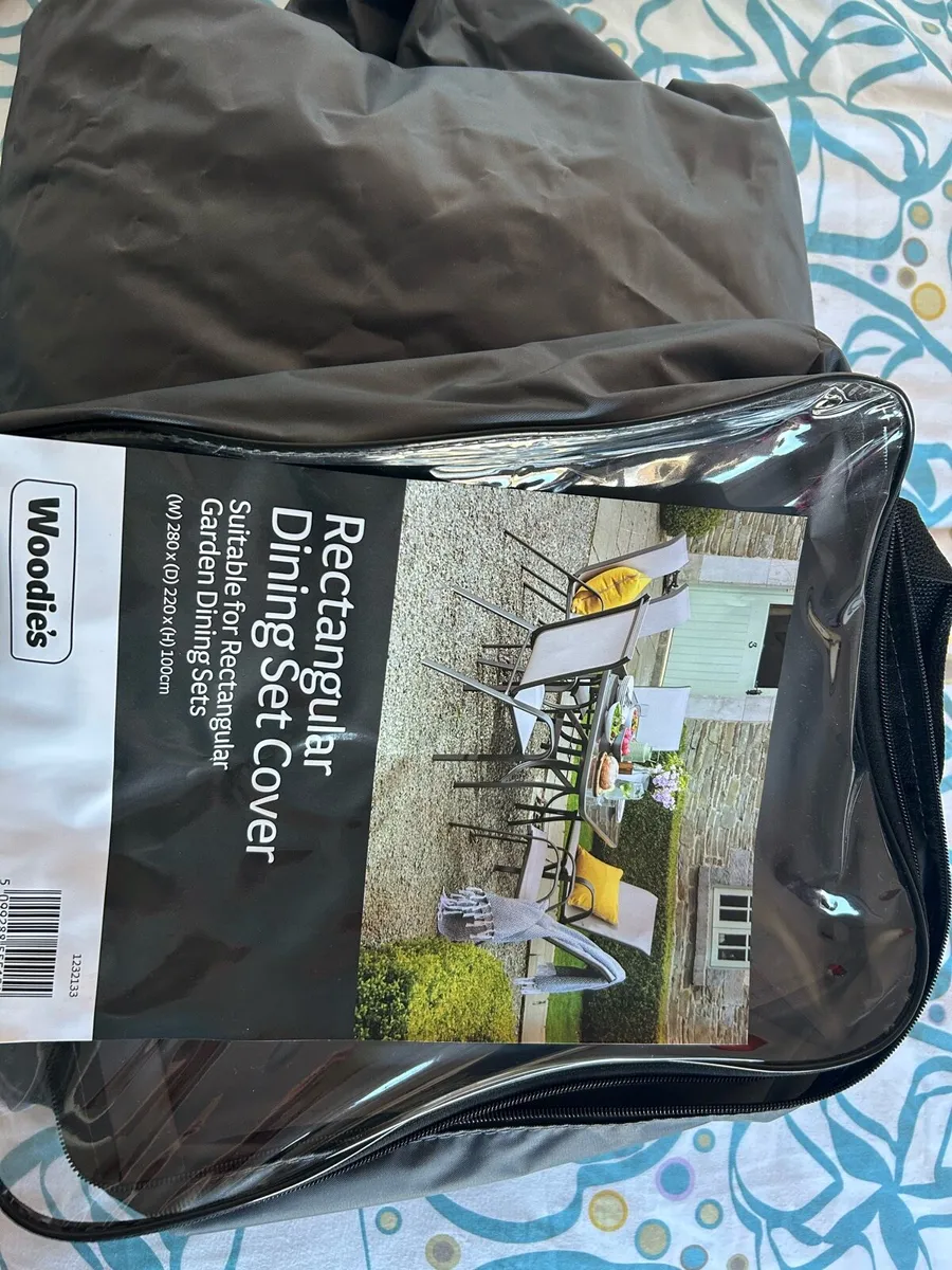 Outdoor furniture cover for 8 seat rectangular tab - Image 3