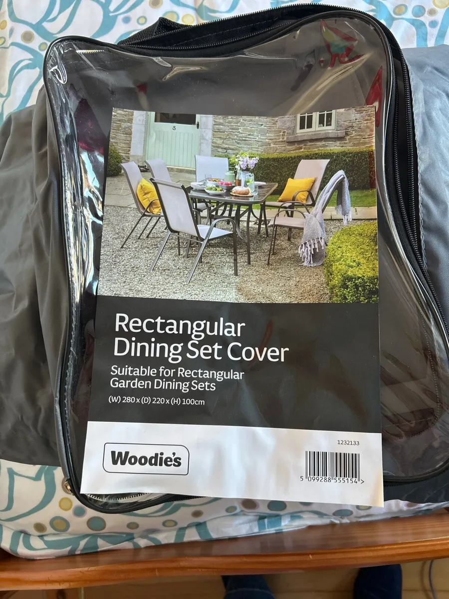 Outdoor furniture cover for 8 seat rectangular tab - Image 1