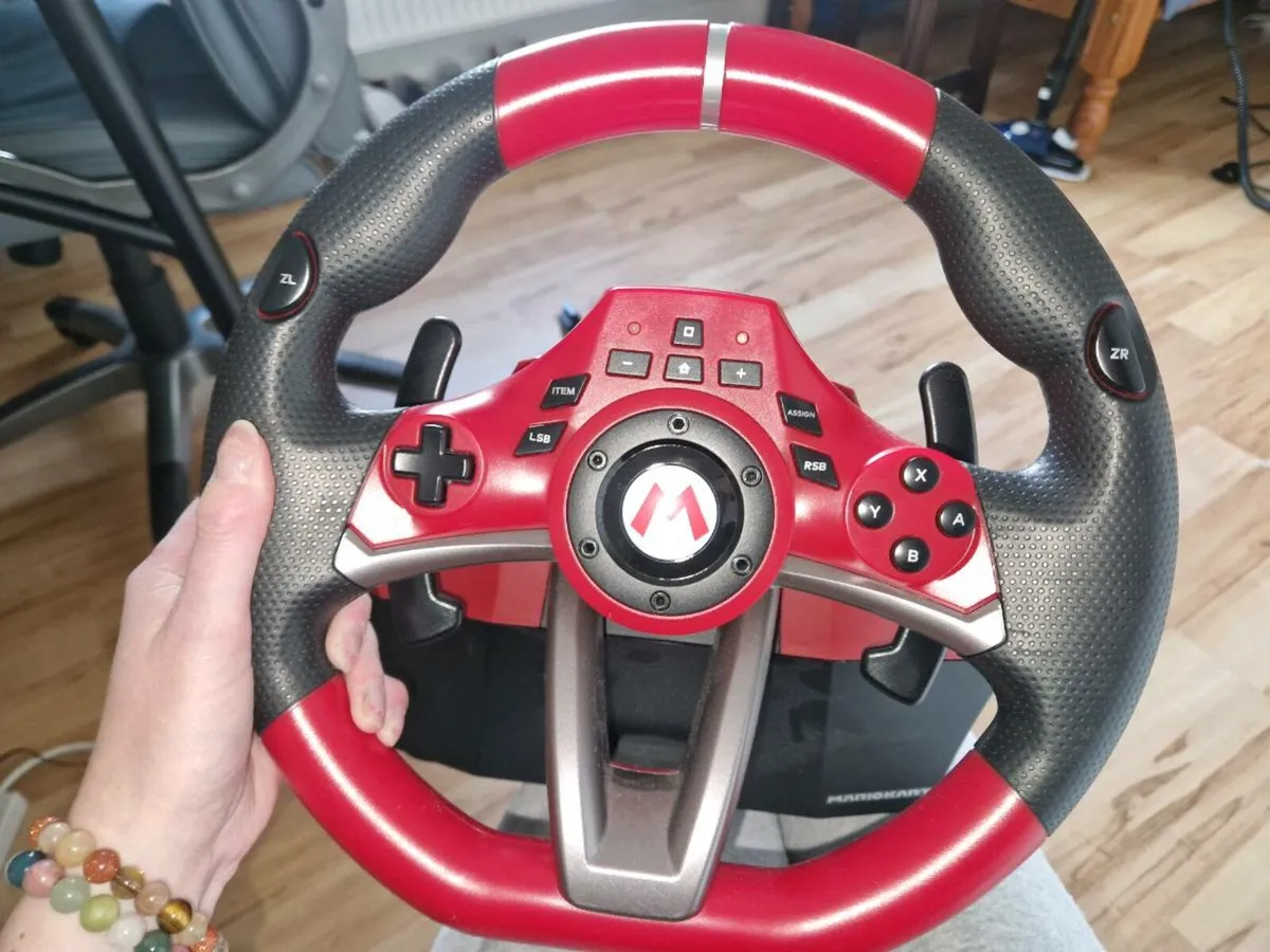 Mariokart steering wheel & foot pedals - Image 2
