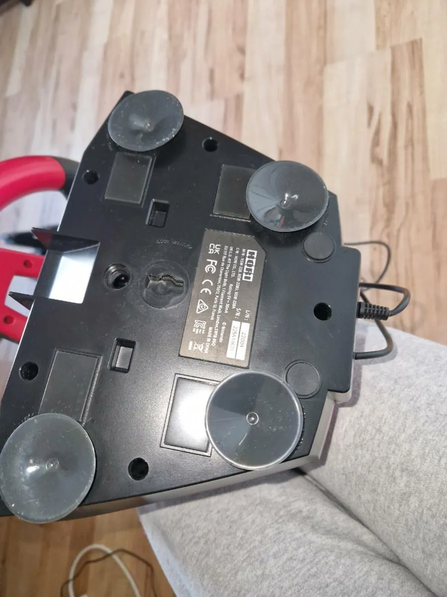 Mariokart steering wheel & foot pedals - Image 4