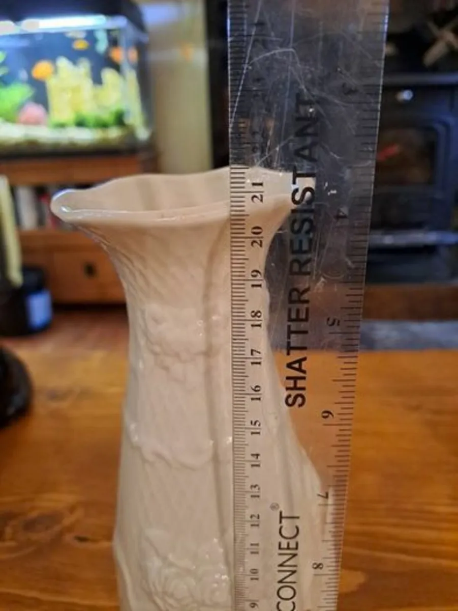 Ivory wedding vase - Image 4