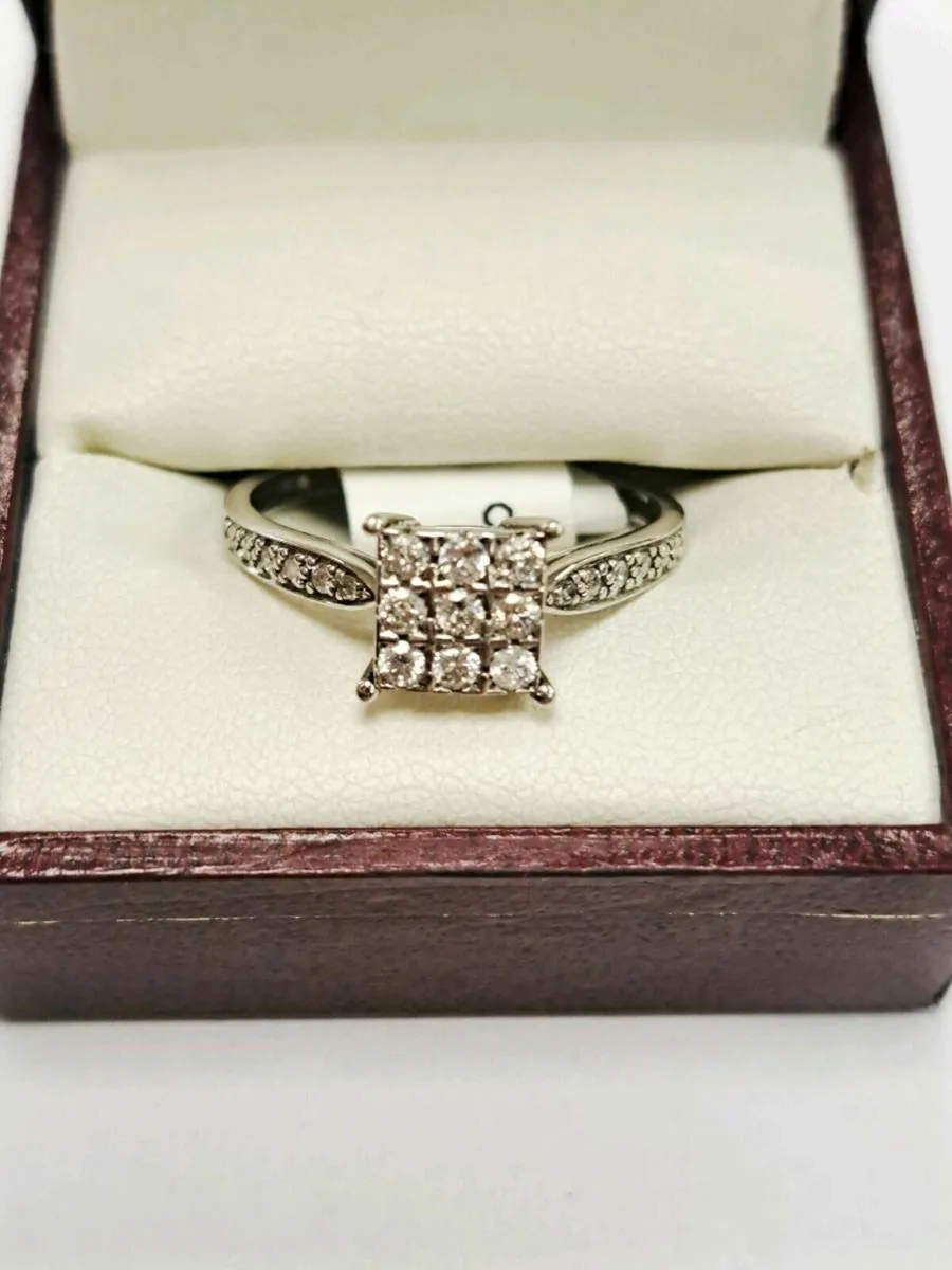 9K White Gold Diamond Ring 9CT - Image 1