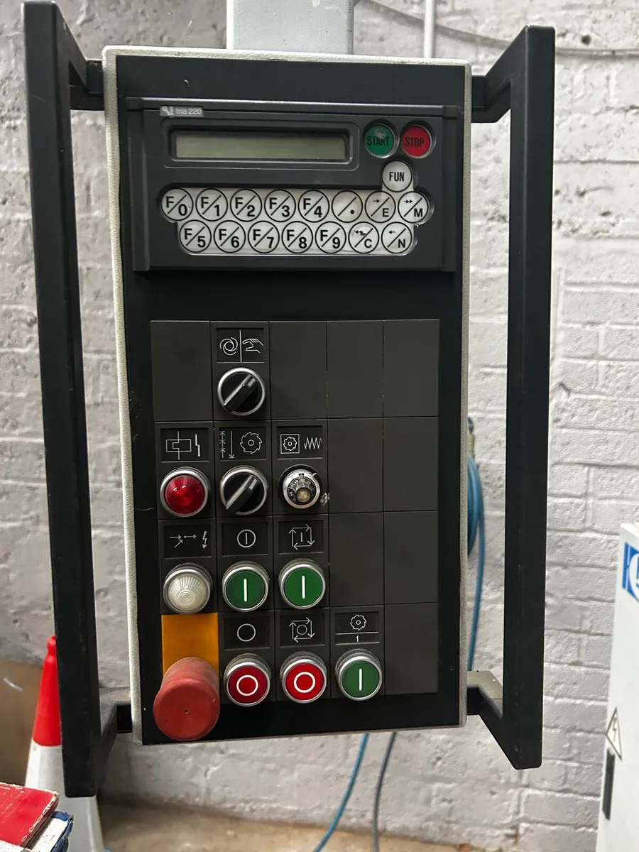 Saw for cutting timber and plastic - Image 2