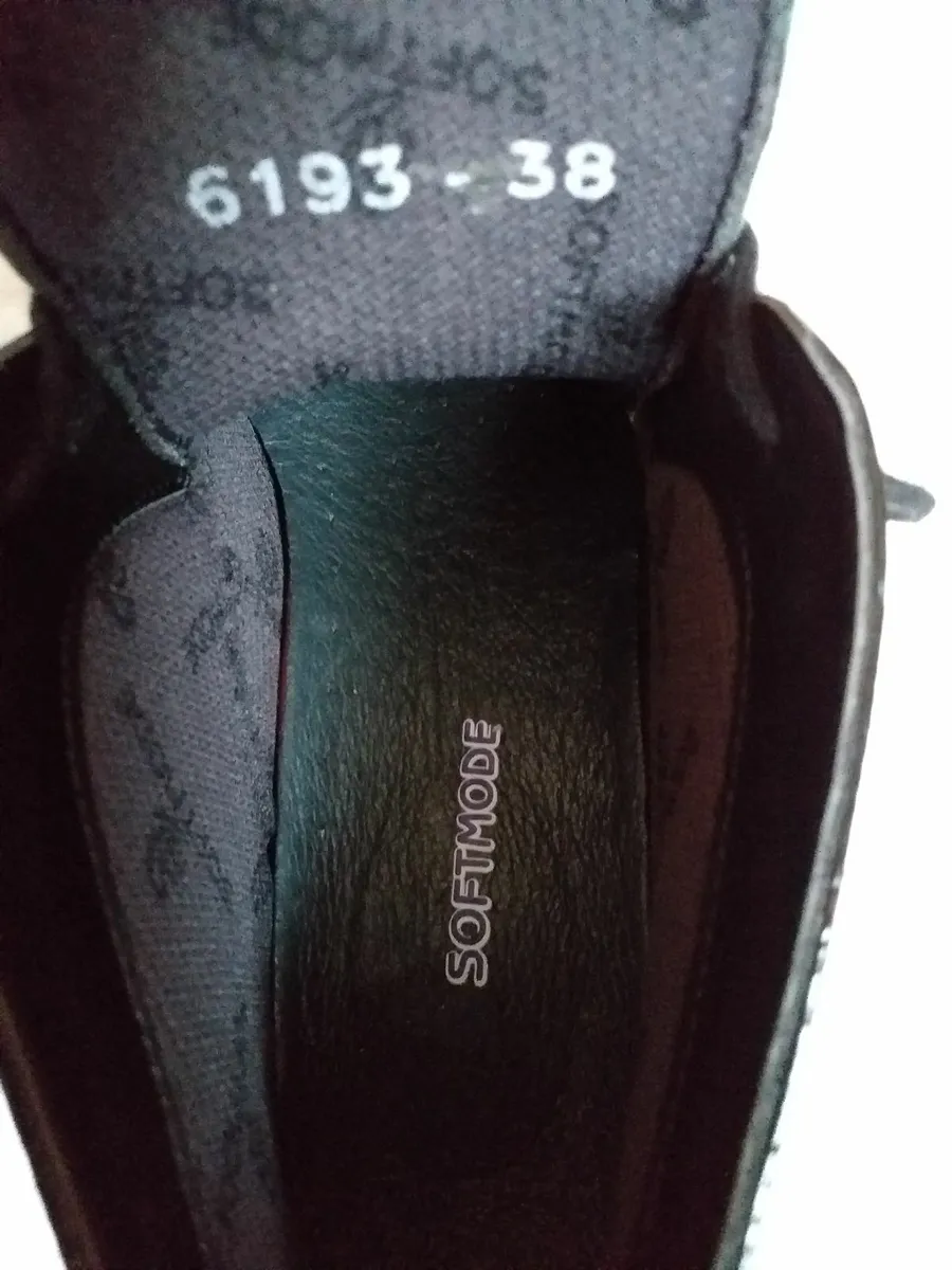 SOFT MODE LADIES BLACK BOOT-SIZE 5 - Image 4