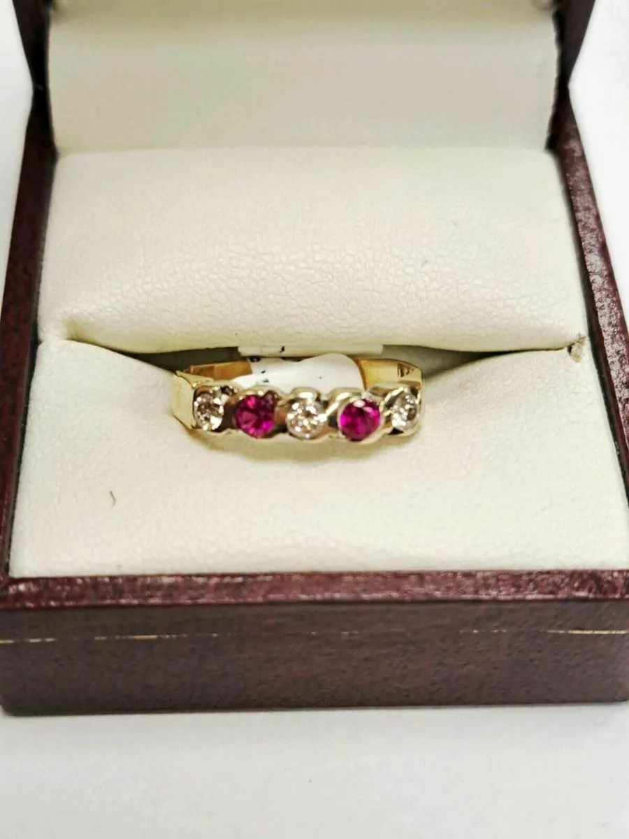18K Pink Ruby Ring 18CT - Image 1