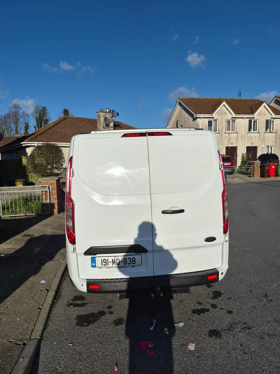 Ford Transit Custom 2019 - Image 2