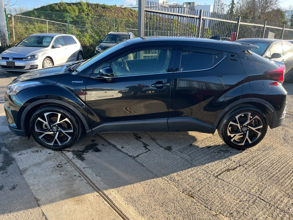 TOYOTA C-HR 2018, 1.8 HYBRID AUTO LOW KM HIGH SPEC - Image 4