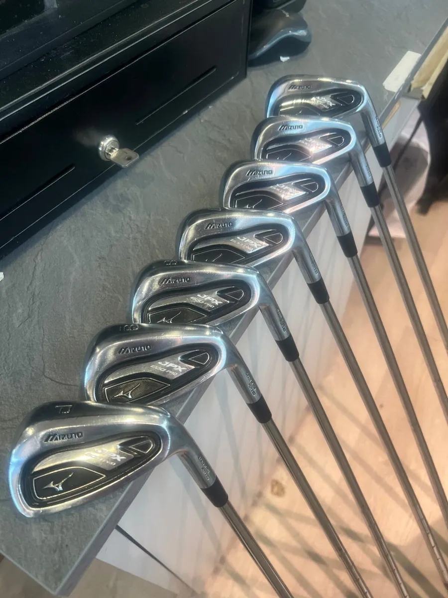Mizuno JPX 800 Pro (S Flex) - Image 1
