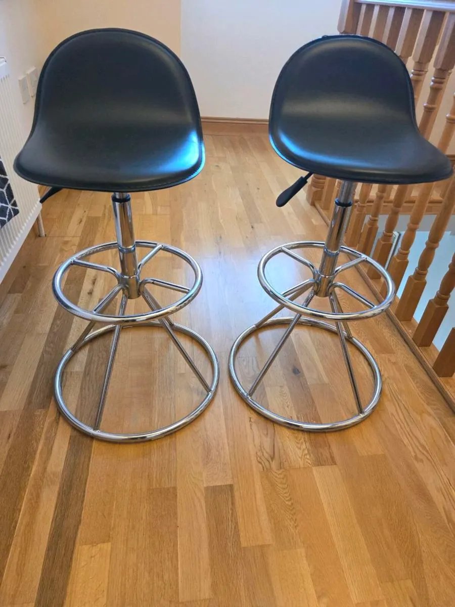 Kitchen stools - Image 1