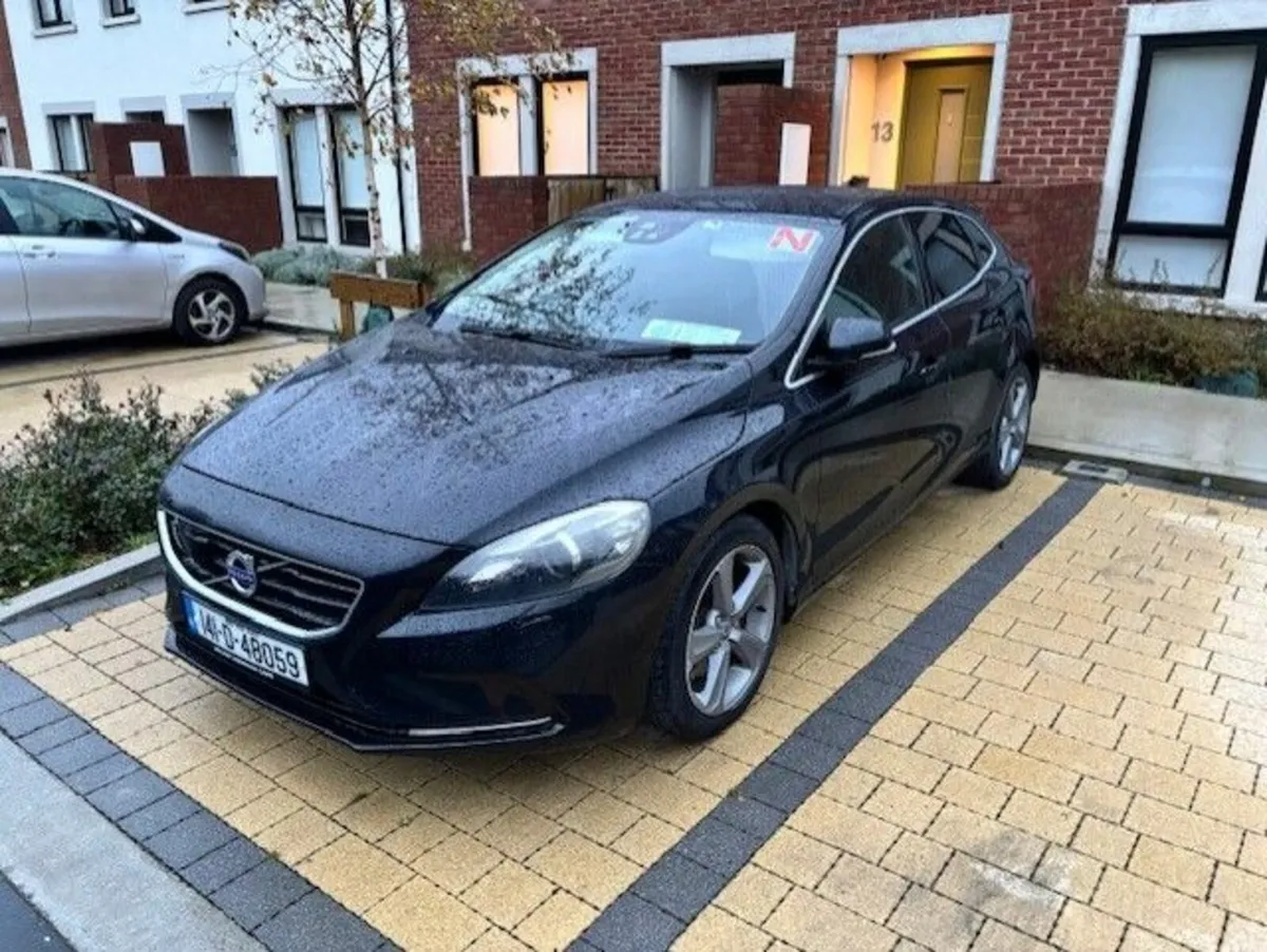 Volvo V40 2014 - Image 1