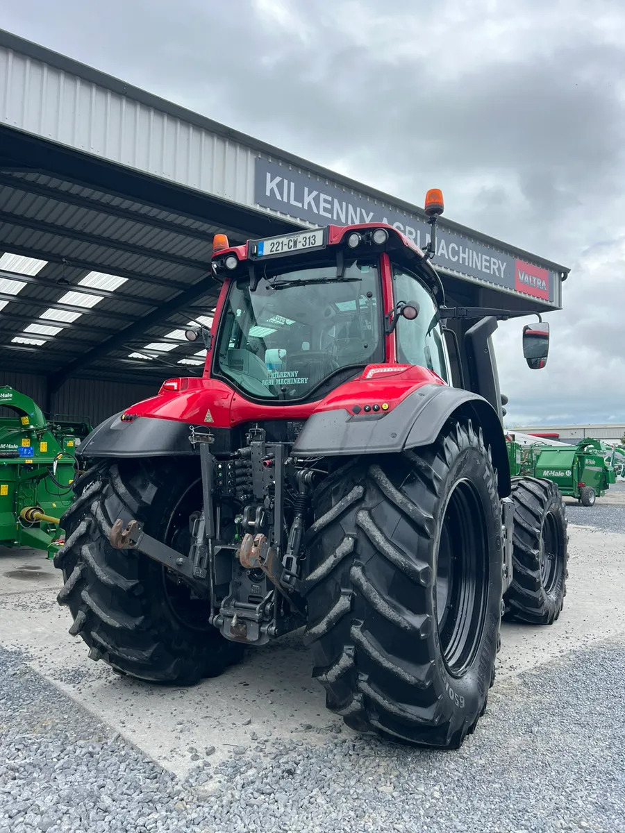 2022 Valtra T195A Active on 650/65R42's - Image 3