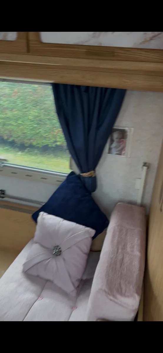 Dining room table, light, caravan curtains - Image 4