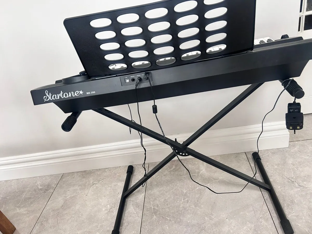 Electronic Keyboard - Image 4