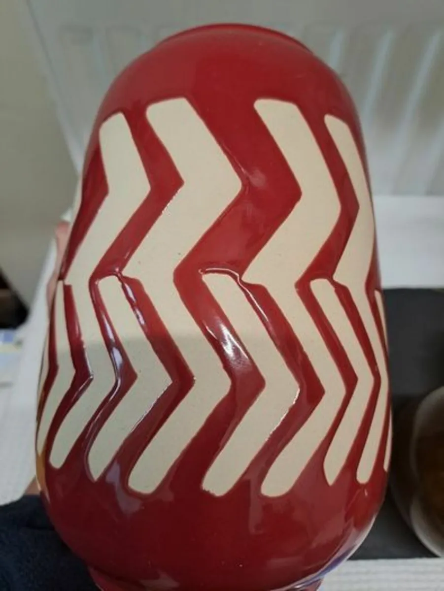 Red and beige Vase - Image 4