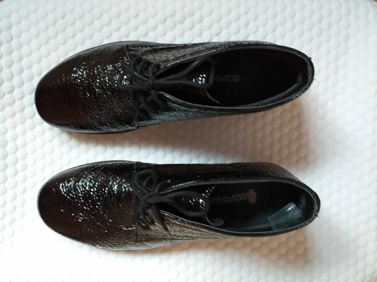 SOFT MODE LADIES BLACK BOOT-SIZE 5 - Image 1