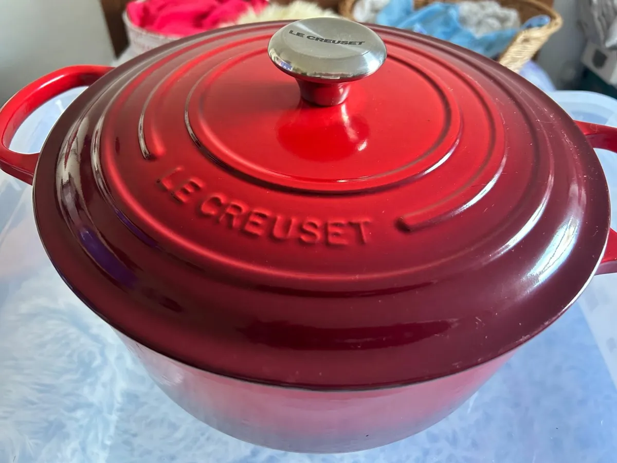 Cast Iron Round Casserole 28 - Image 1