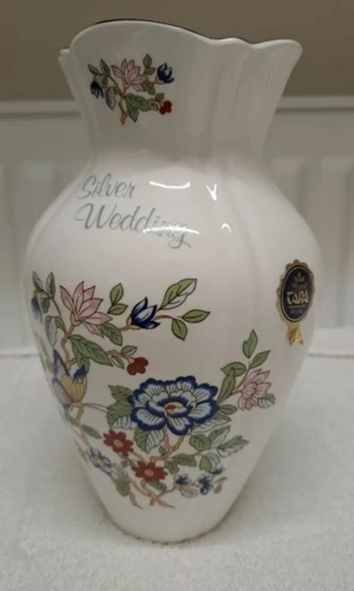 Silver Wedding Royal Tara vase - Image 1