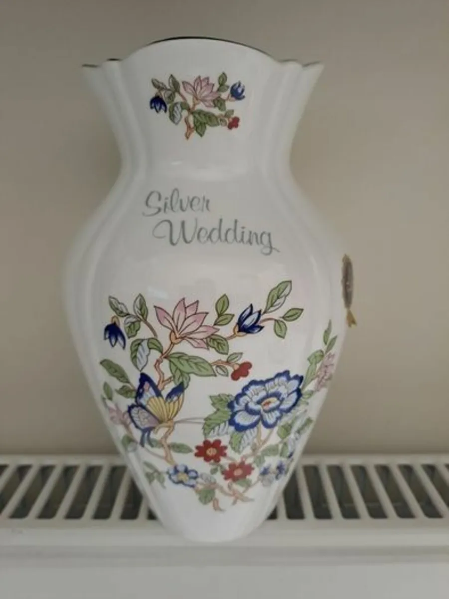 Silver Wedding Royal Tara vase - Image 4