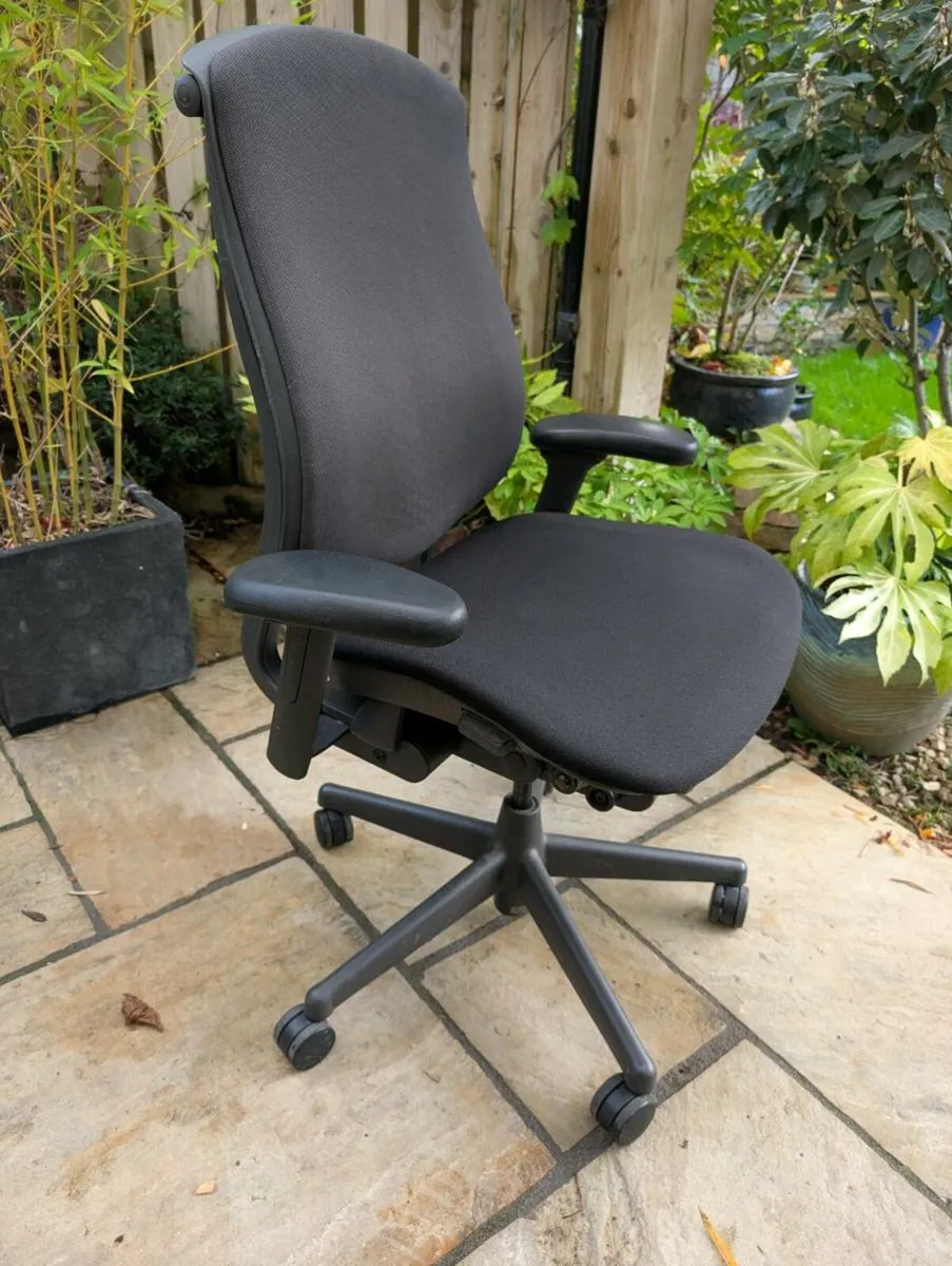 Ergonomic office chair - Image 4