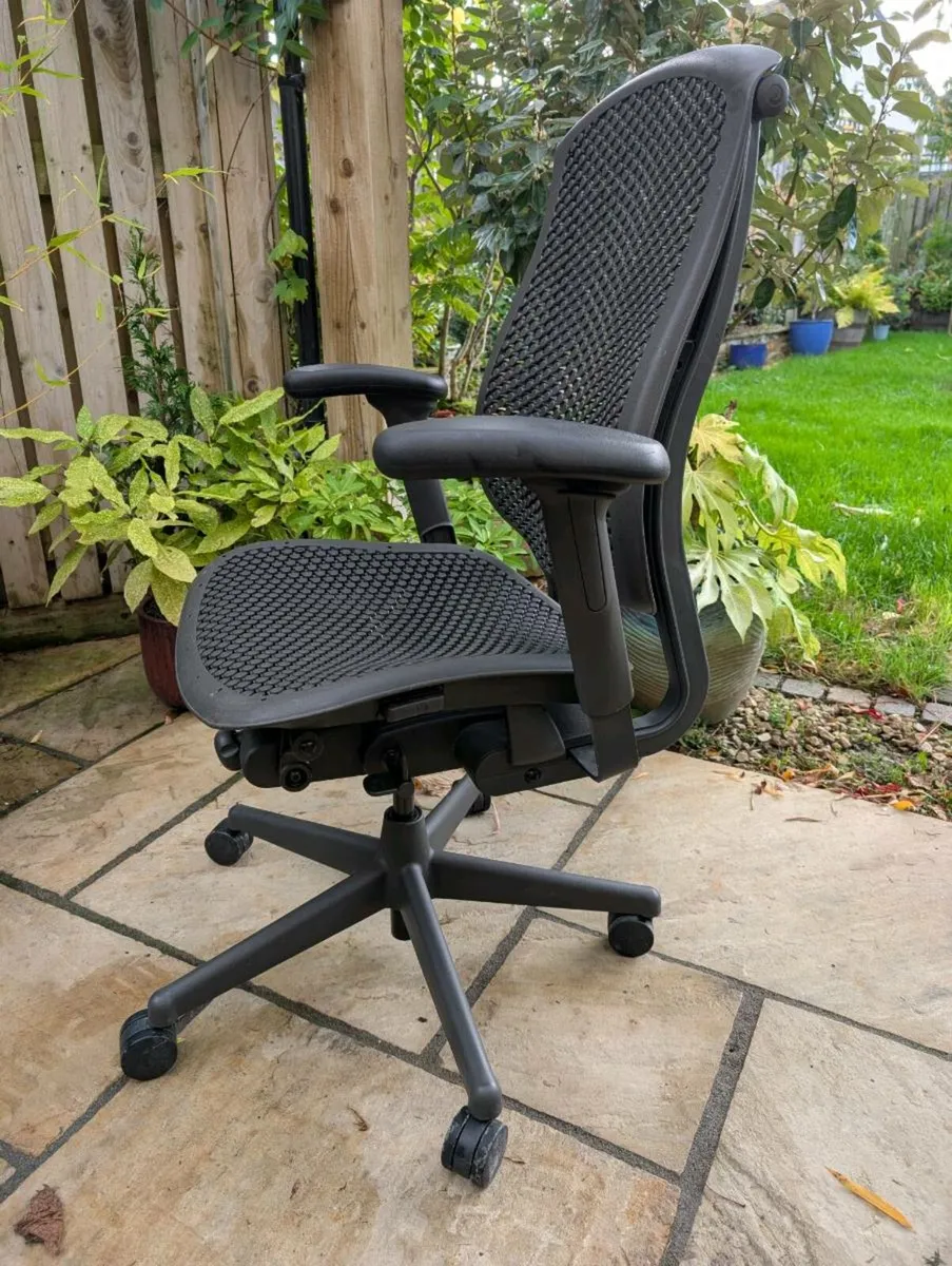 Ergonomic office chair - Image 3