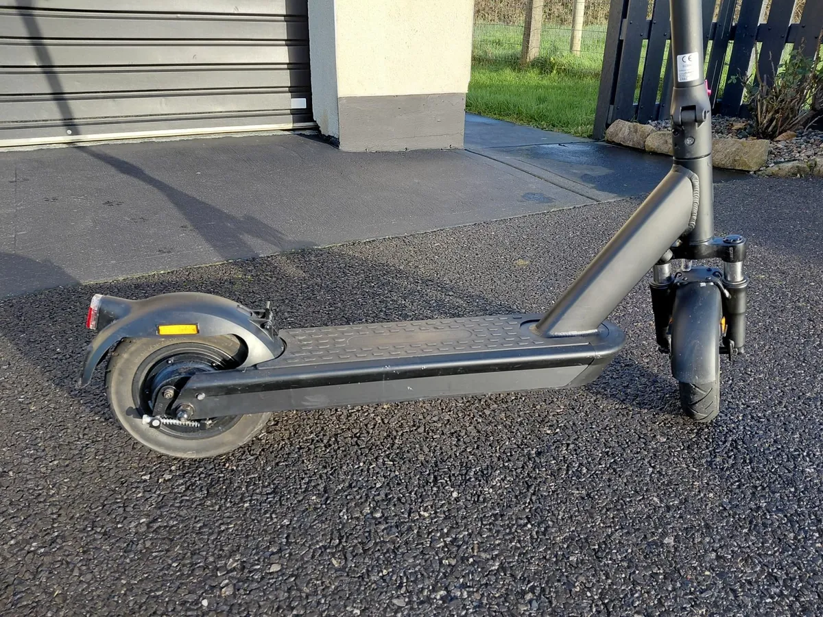 E Scooter - Image 1
