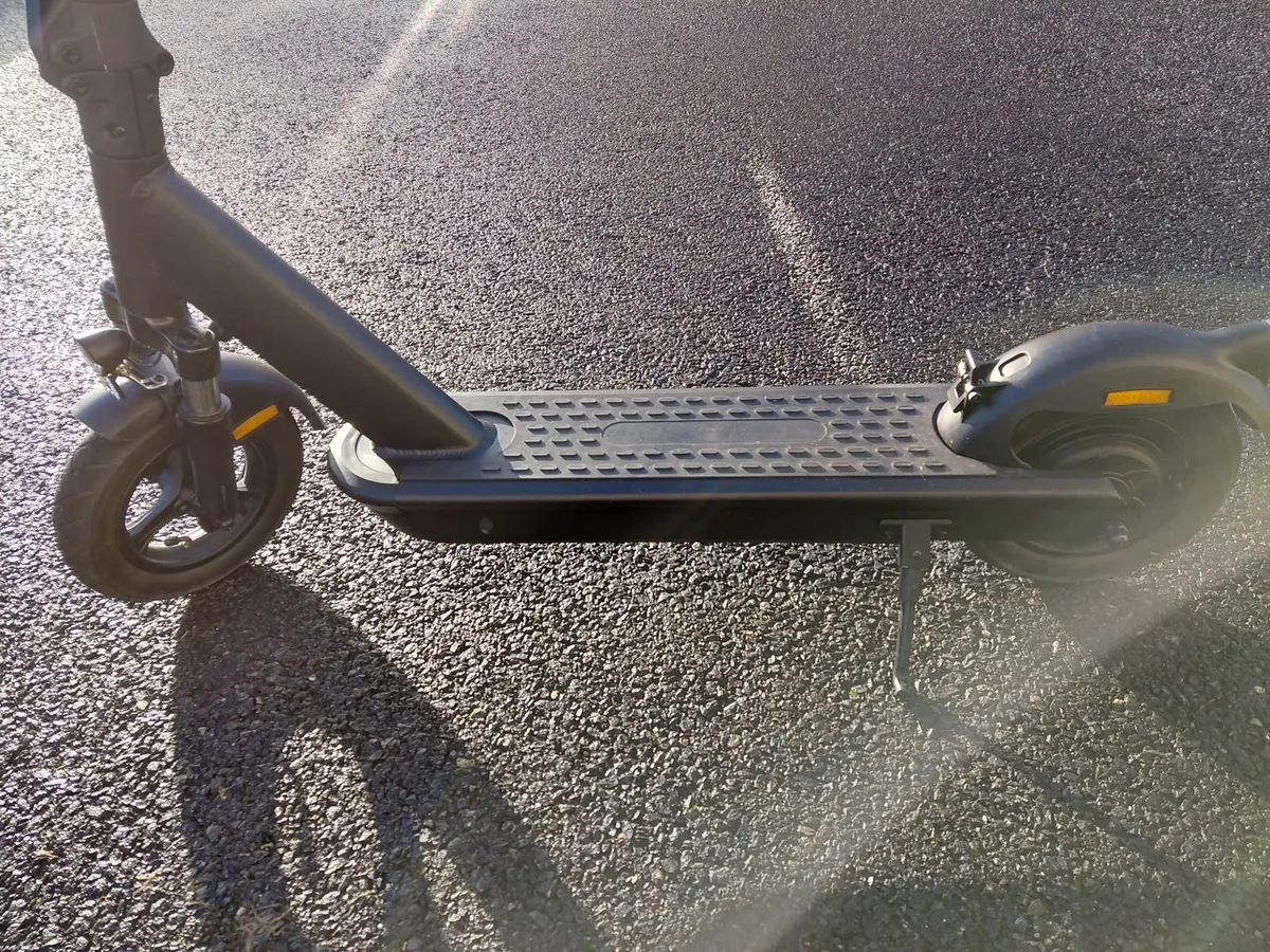 E Scooter - Image 3