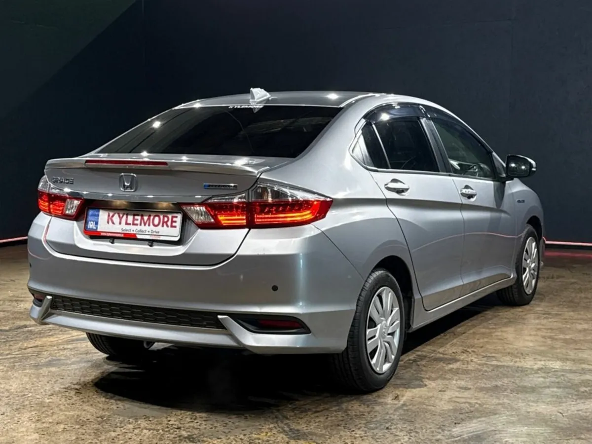 Honda Grace HYBRID 1.5L AUTOMATIC - CRUISE CONTROL - Image 4