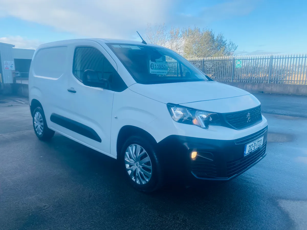212 Peugeot Partner 1.5 PRO.Low Kms.€11,950 + VAT - Image 3