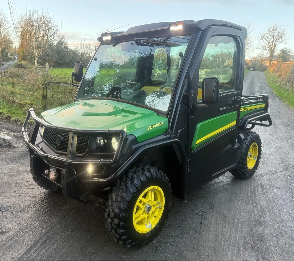 2019 JohnDeere XUV 865m Gator - Image 1