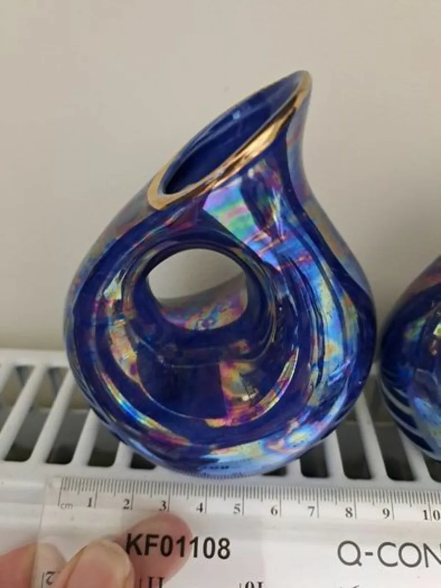 Blue / purple lustre ware Vases - Image 3