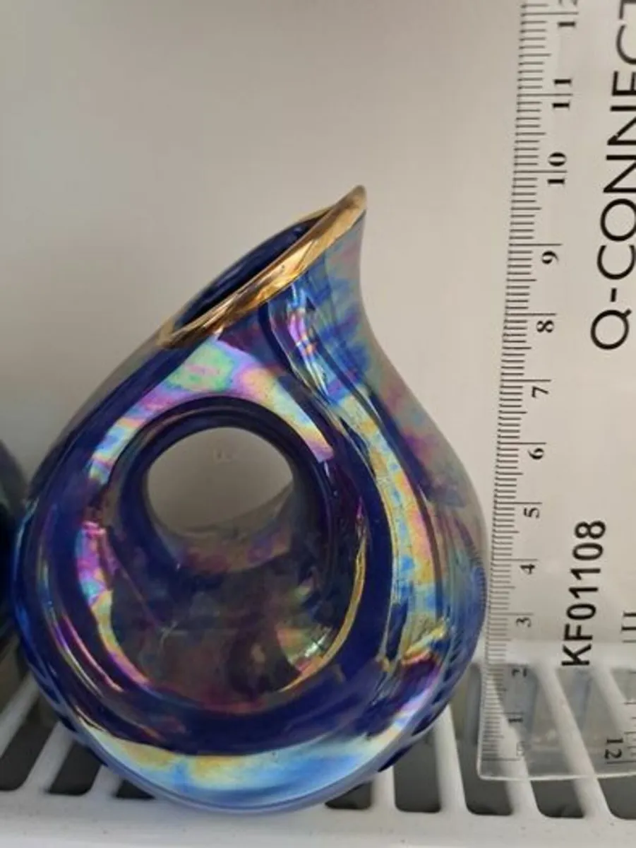 Blue / purple lustre ware Vases - Image 4
