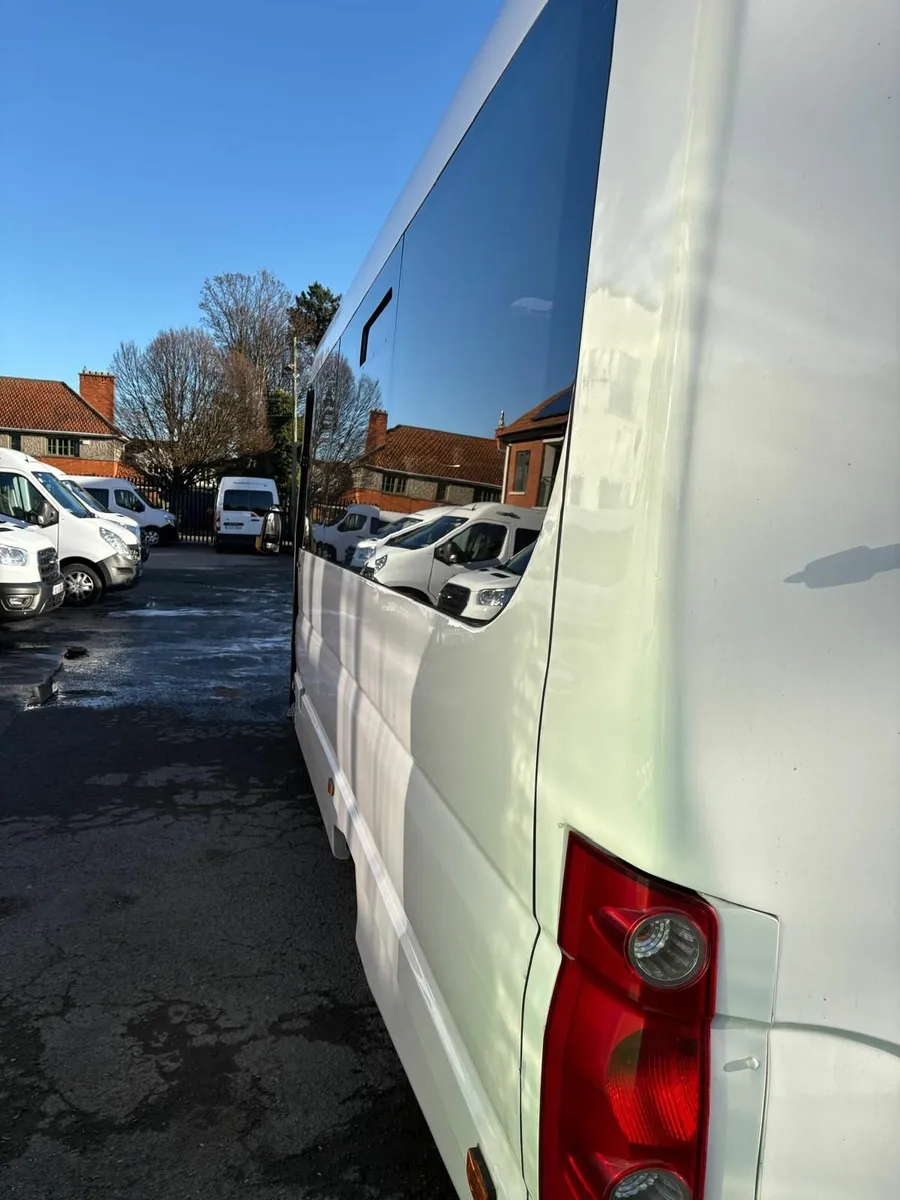 Volkswagen Crafter 2012 - Image 2