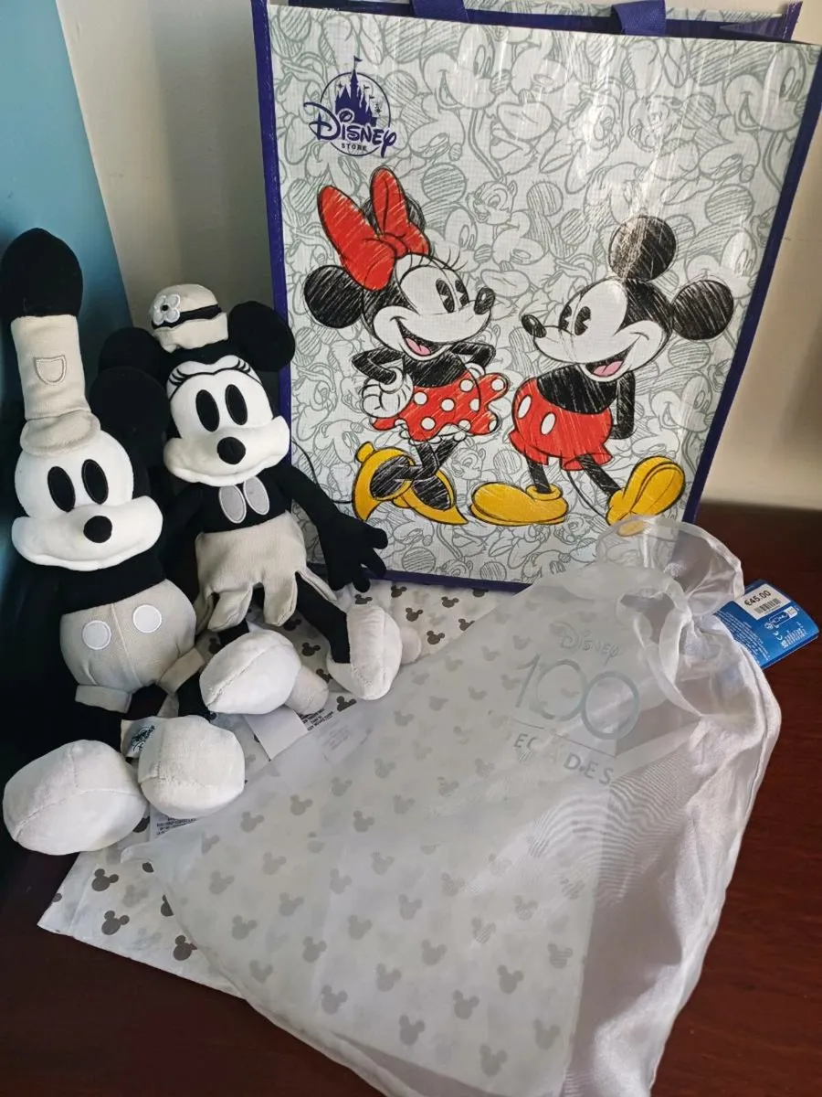 Mickey and Minnie mouse - Image 3