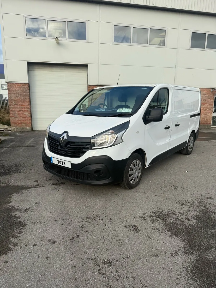 Renault Trafic 2015 - Image 1
