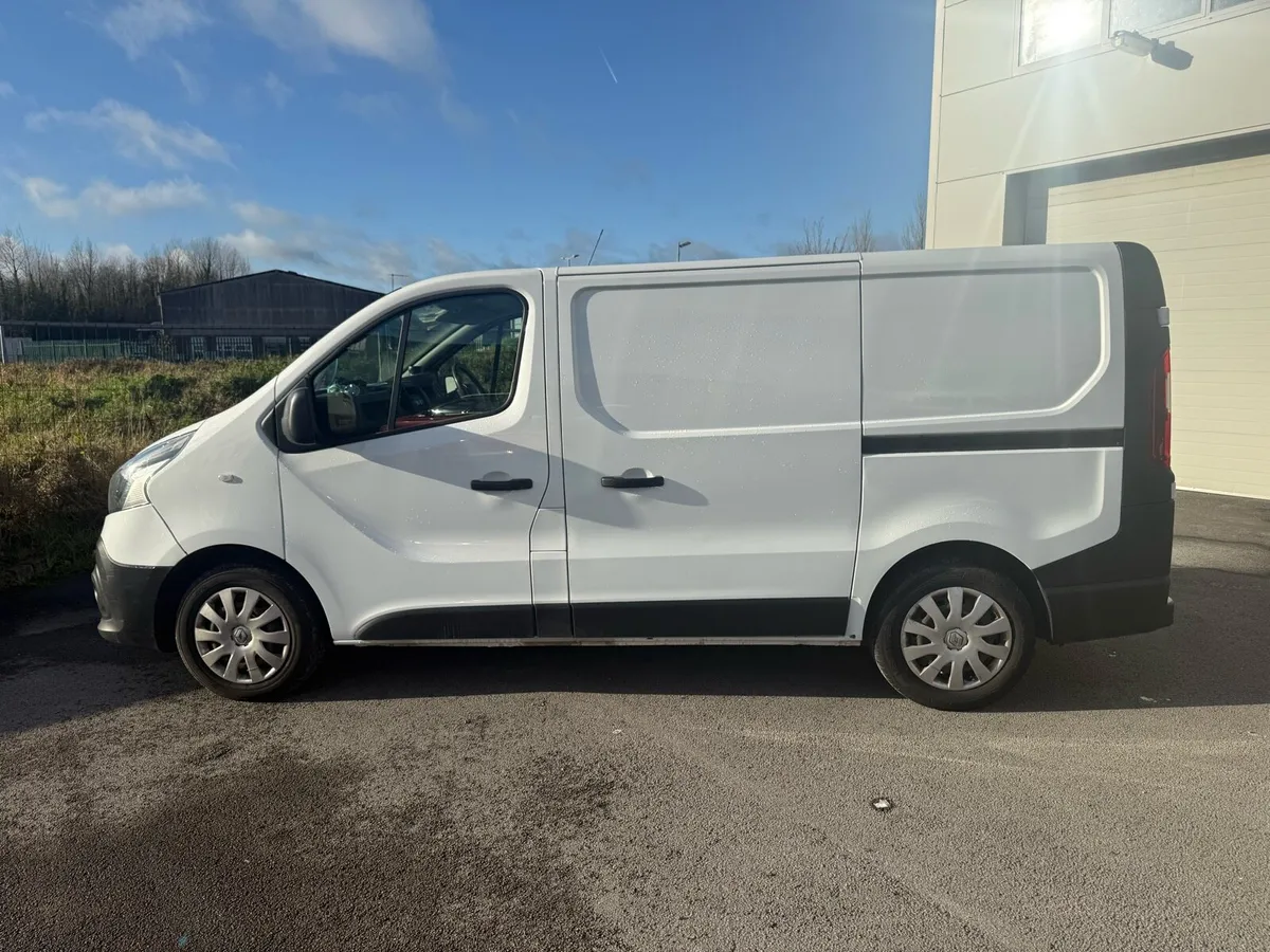 Renault Trafic 2015 - Image 3