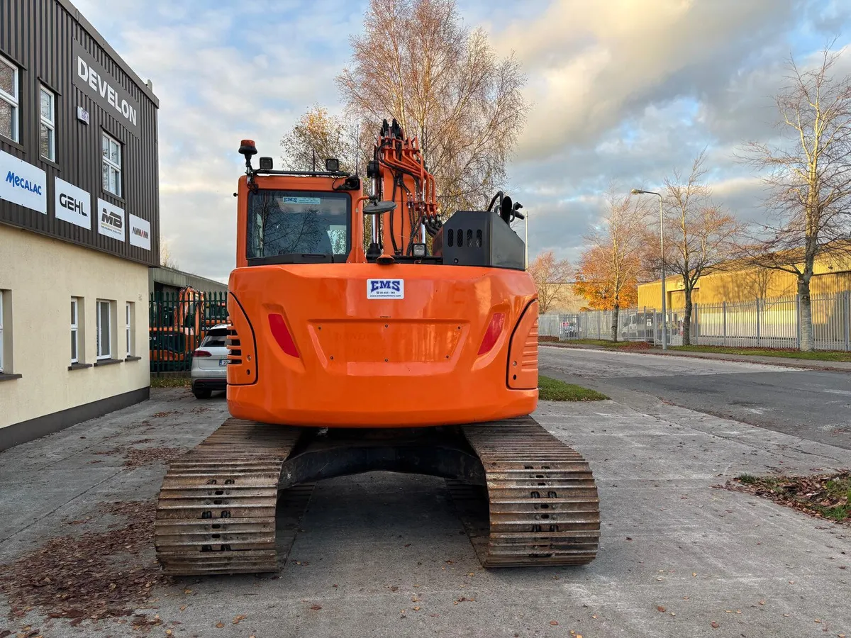 2017 Doosan DX140LCR-5 - Image 3