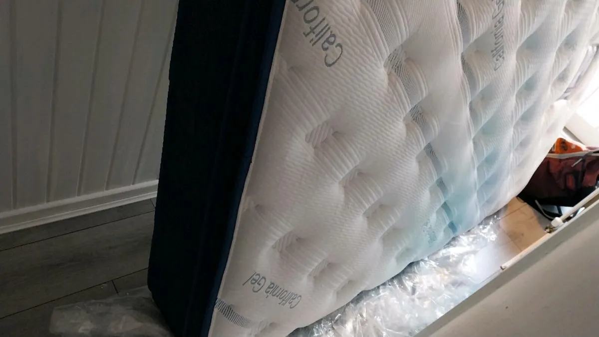 BRAND NEW- Bought 1 week ago.  Perfect condition - Image 3