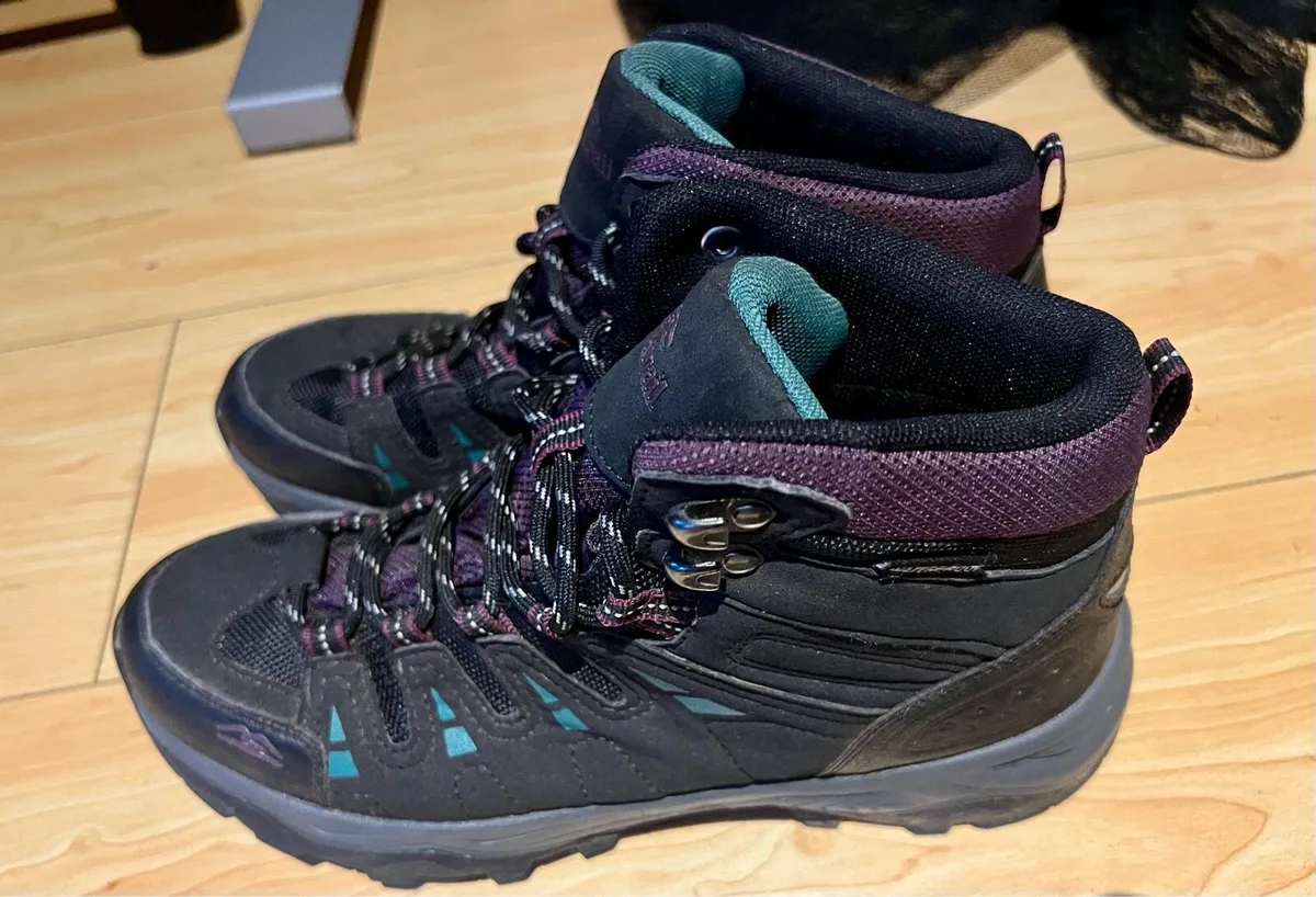 Hiking boots - Image 3