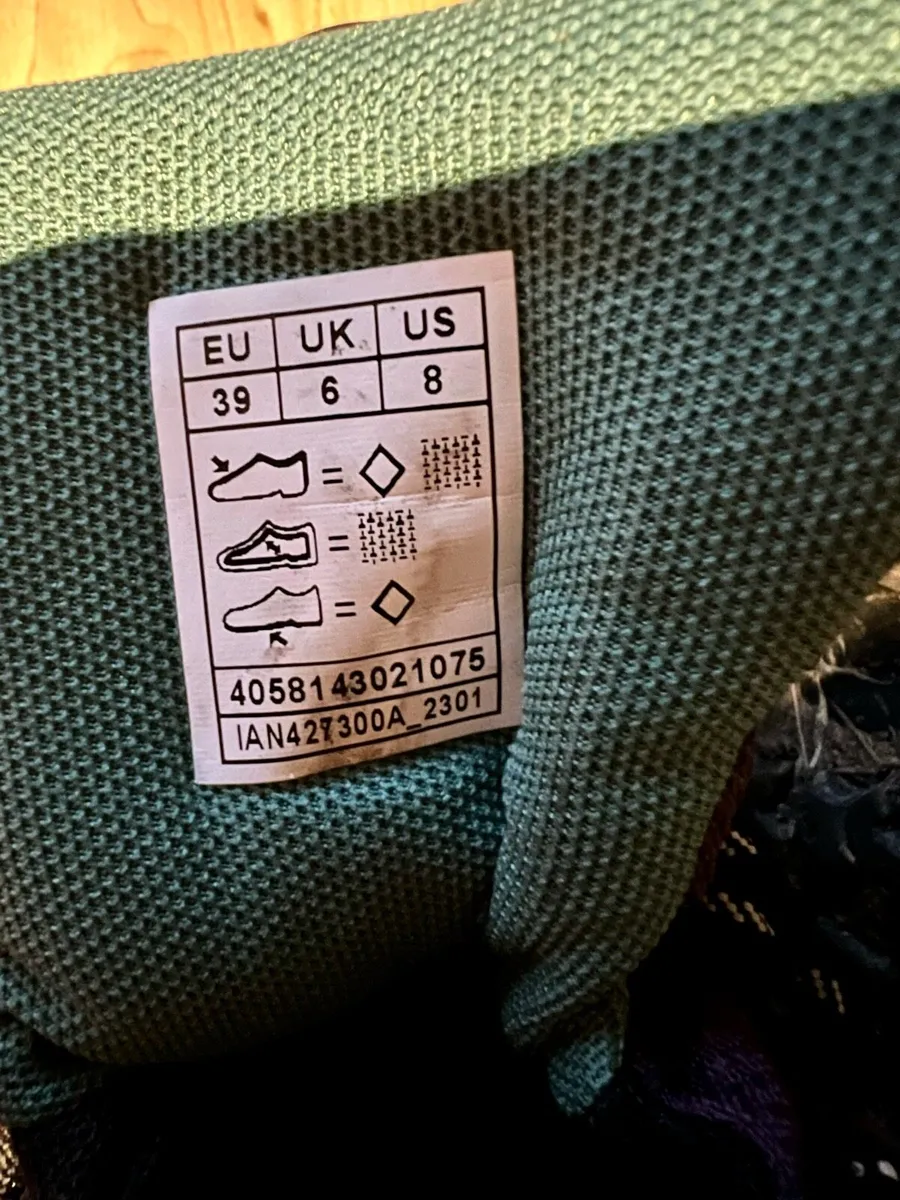 Hiking boots - Image 4