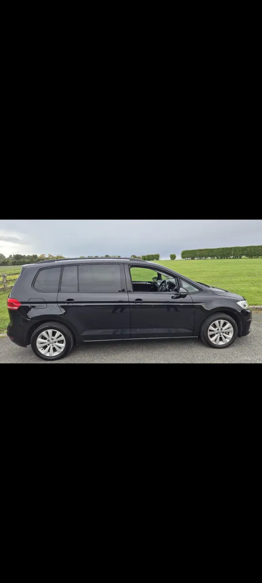 Volkswagen Touran 2016 - Image 2