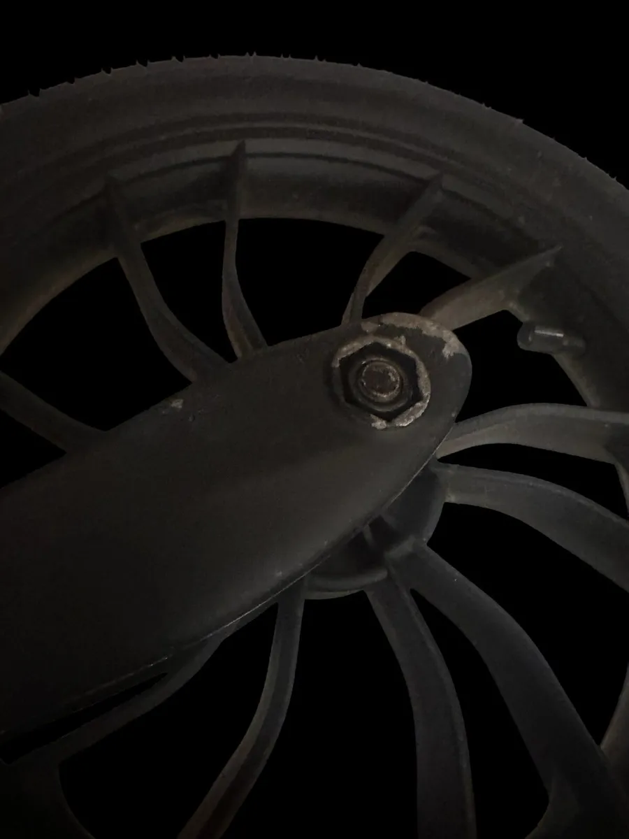 Smyths Kids Balance Bike - Image 3