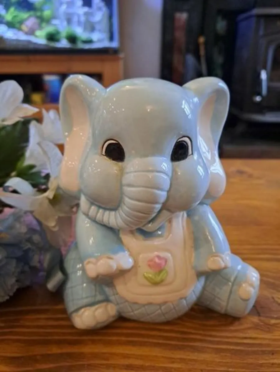 Vintage baby elephant planter - Image 2