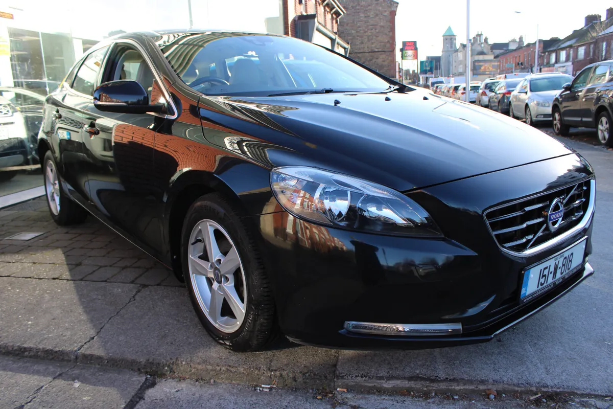 Volvo V40 1.6 D2 *LOW KMS*1 OWNER* 2015 - Image 2
